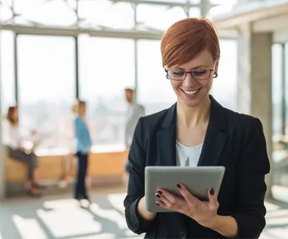 Businesswoman, Tablet, cloud, IT Services, Konica-Minolta, Office Solutions & Services