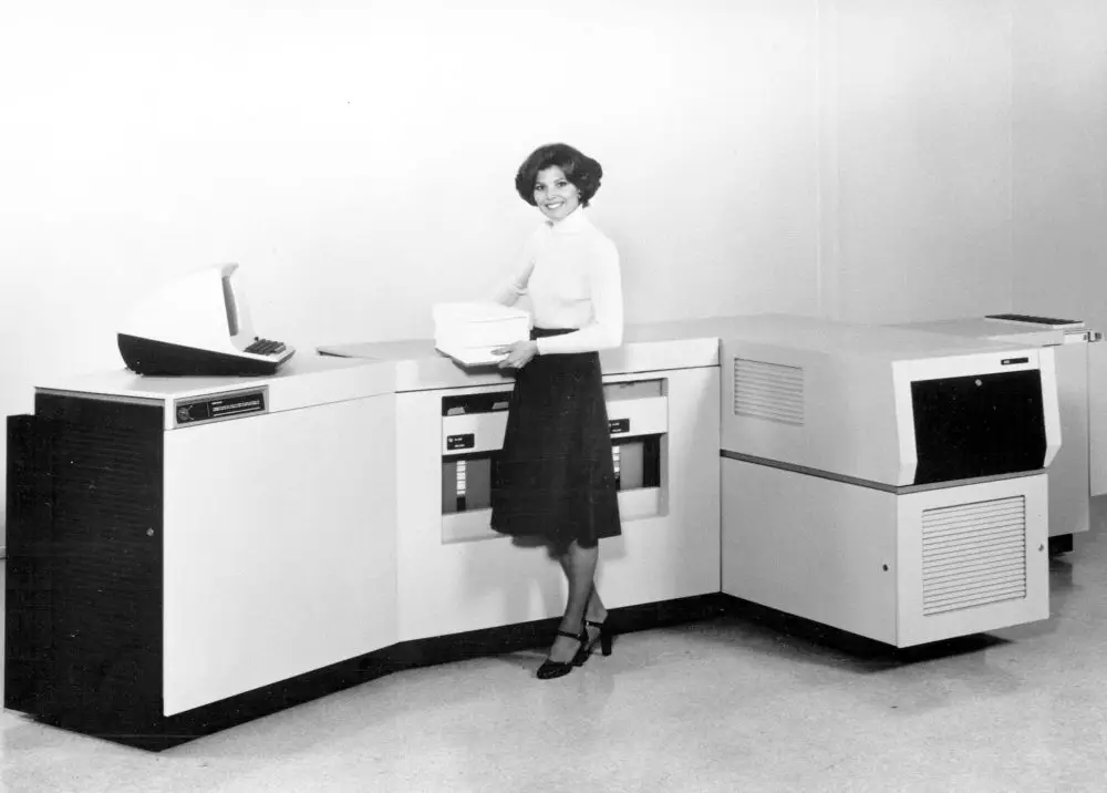 Xerox, copier, woman making copies, 1970s Office Solutions & Services